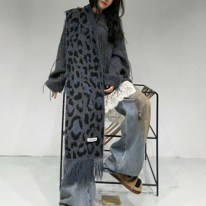 Wool scarf with leopard pattern, 26x180 cm