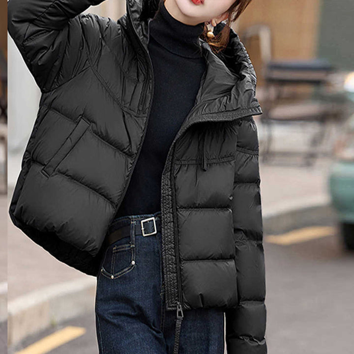 Short women's down coat with duck down