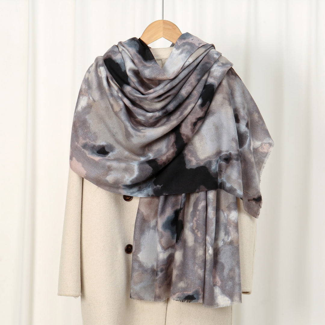 Printed scarf with floral pattern