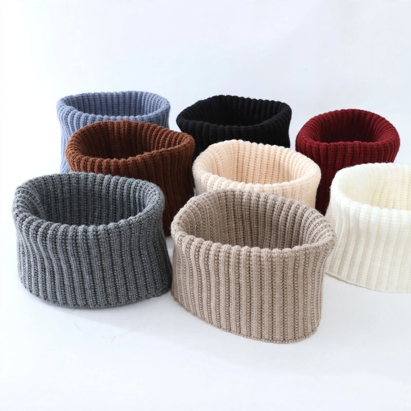 Knitted neck warmer made of wool