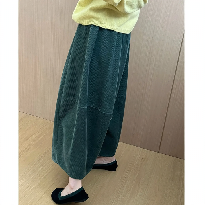 Women's corduroy pants with wide leg and elastic waistband