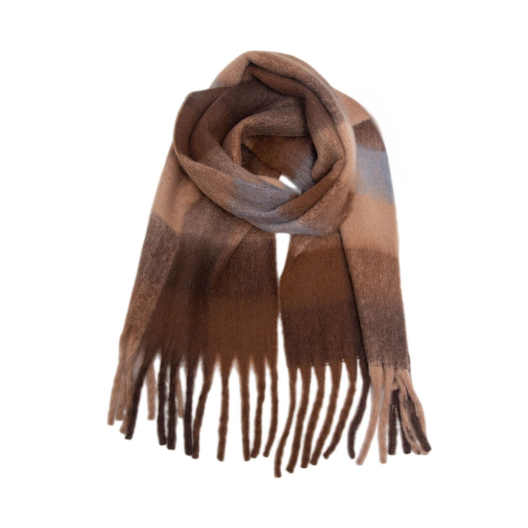 Thick scarf with fringes, checked