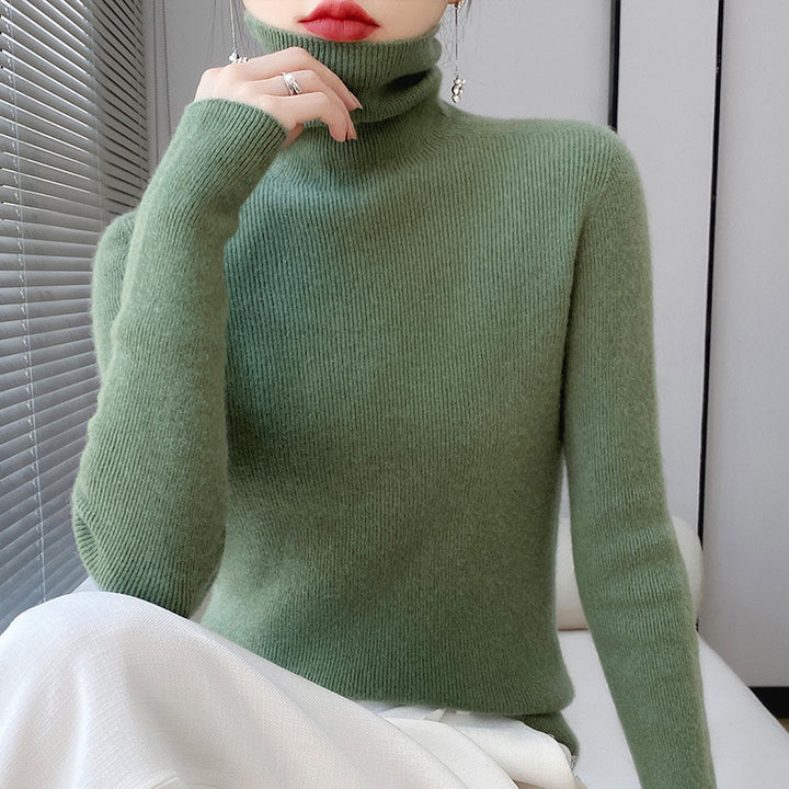 Women's turtleneck sweater made of 100% wool, seamless