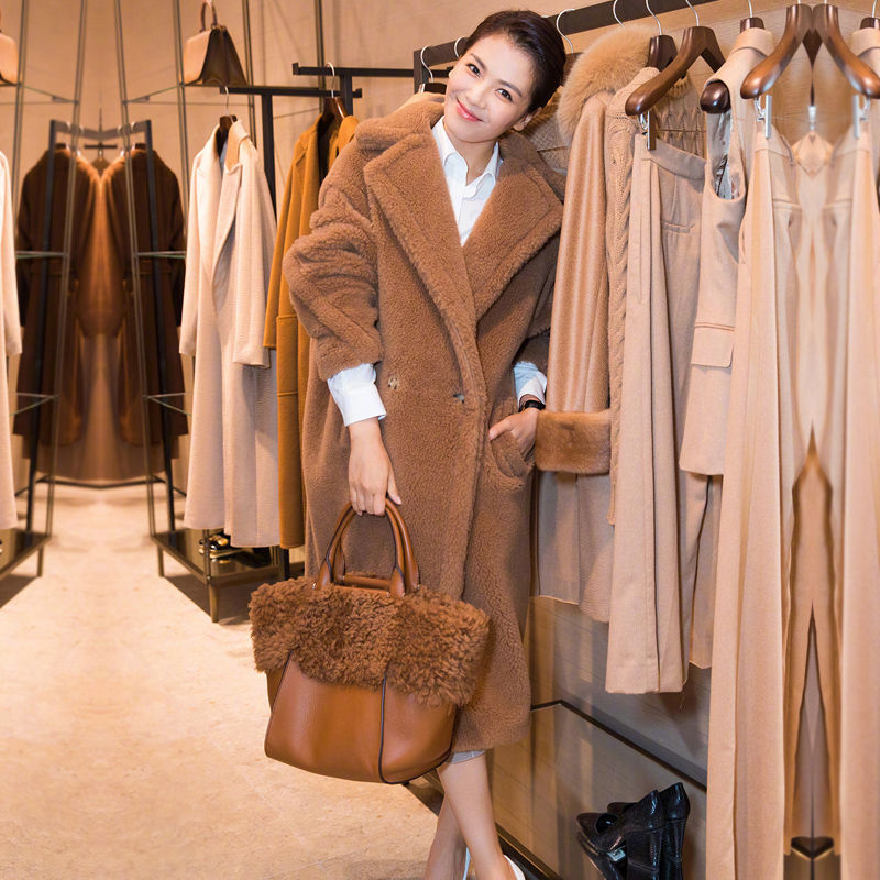 Loose women's winter coat in teddy look