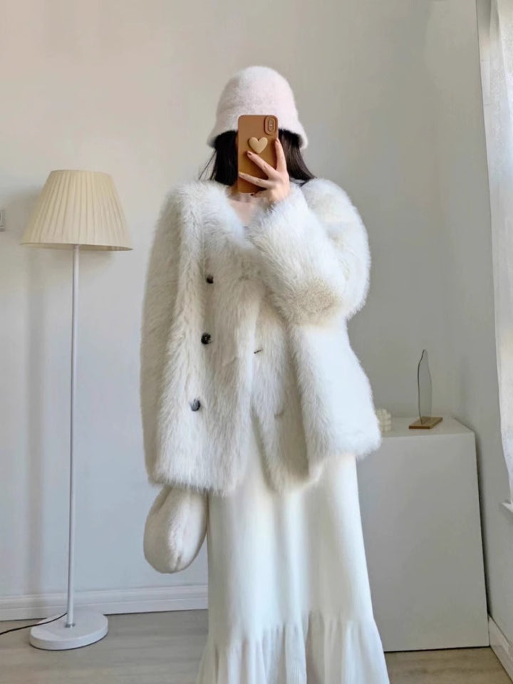 Women's faux fur jacket with V-neck, loose fit