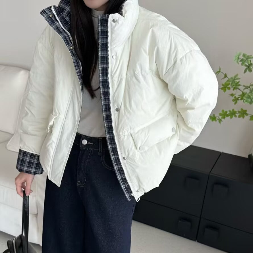 Short women's down jacket with high fill power