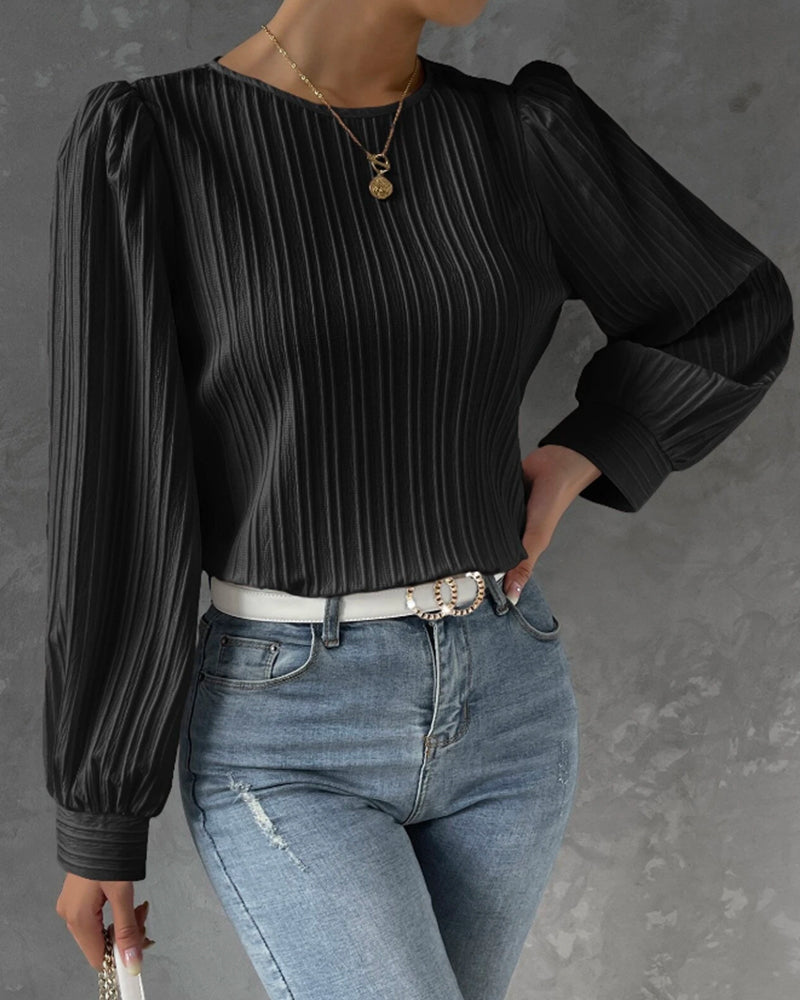 Mune | Elegant Shirt with Round Neckline
