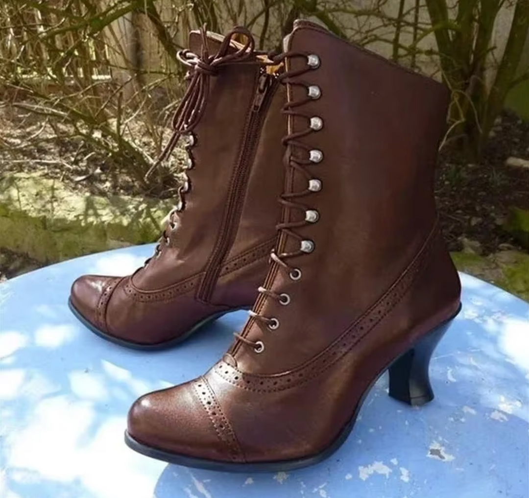 Mune | Leather Boots with Lacing