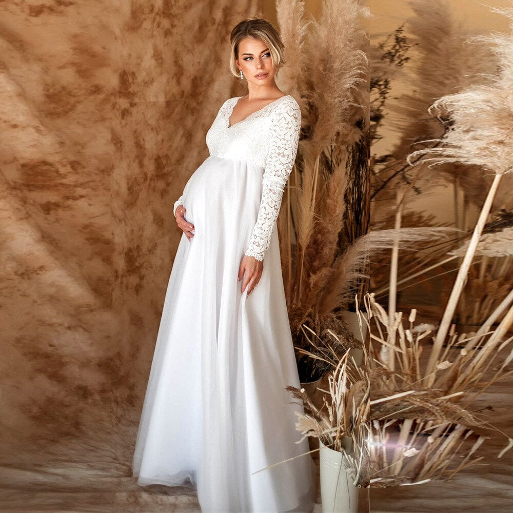 Elegant lace maxi dress for pregnant women