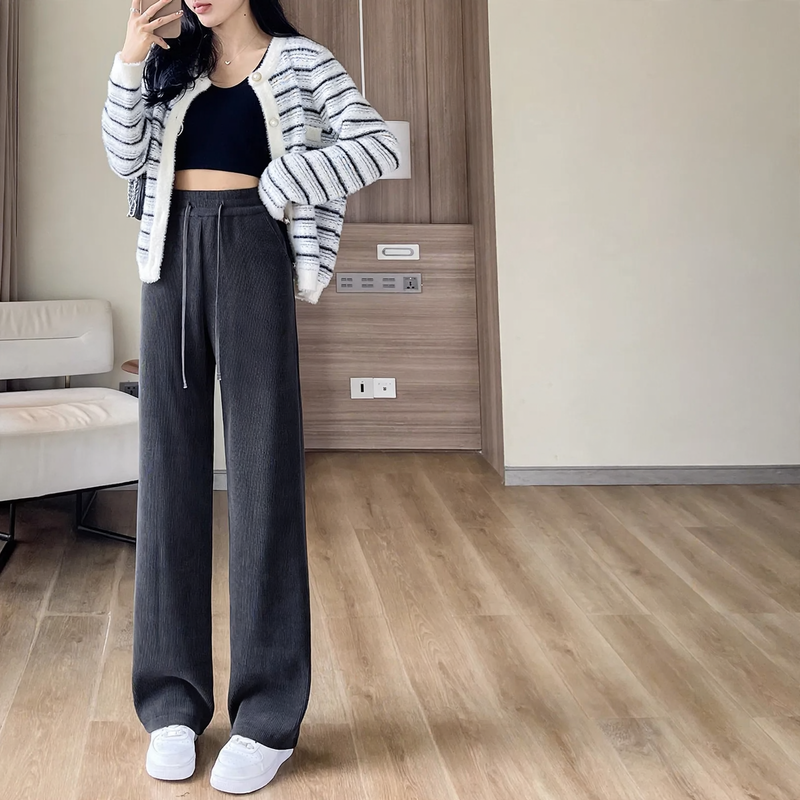 Lined corduroy pants with a wide leg