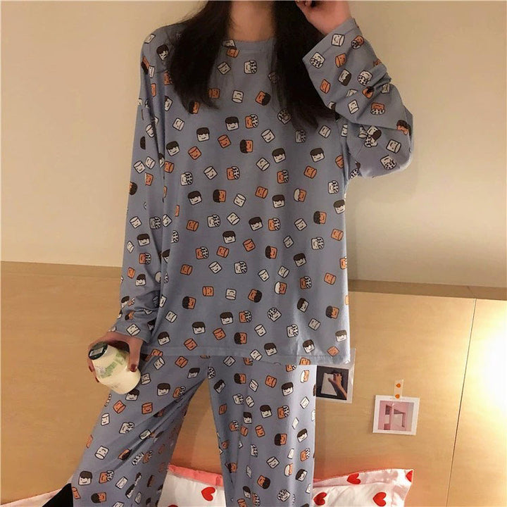 Women’s pajama set with heart print