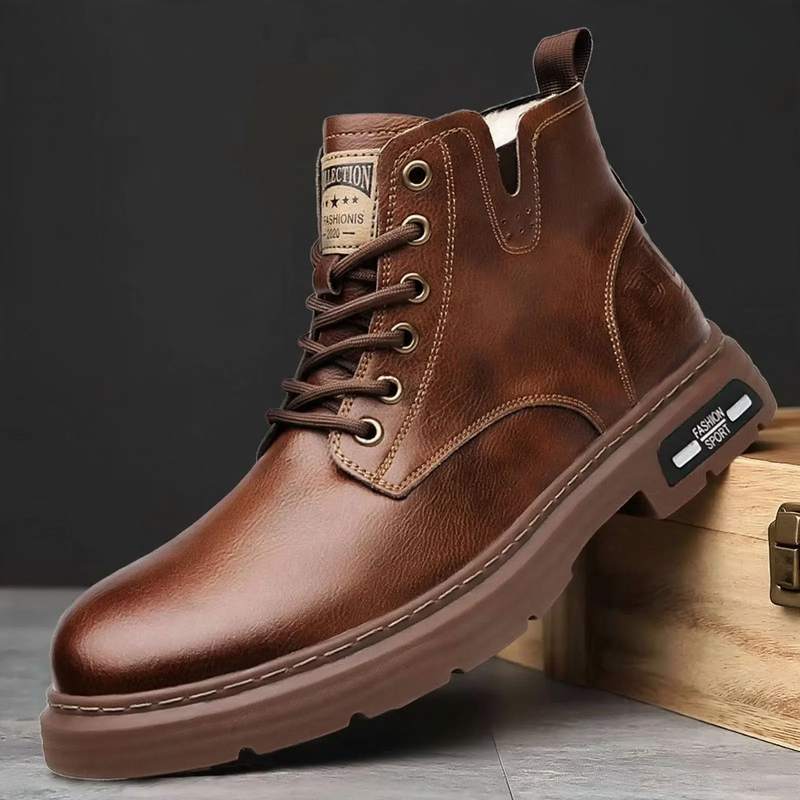 Men's boots made of cowhide, lined