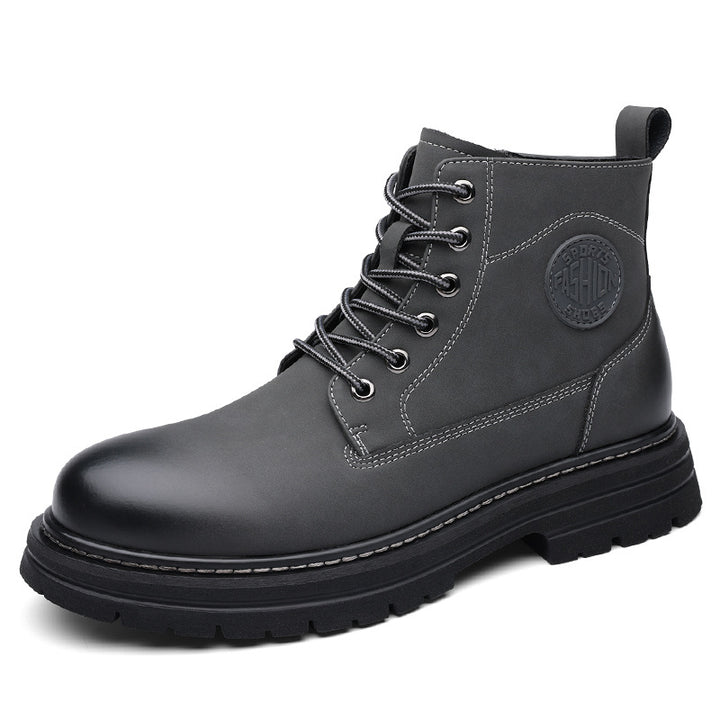 Fashionable men's boots, lined