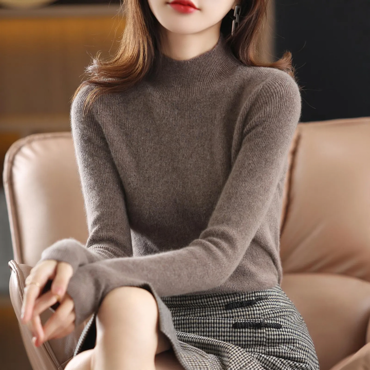 Women's knitted pullover with stand-up collar, fitted