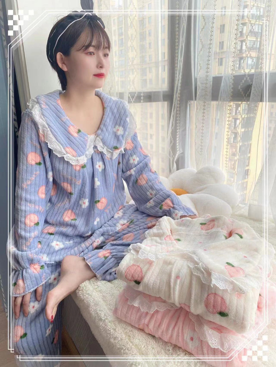 Women's house suit made of flannel, long and warm
