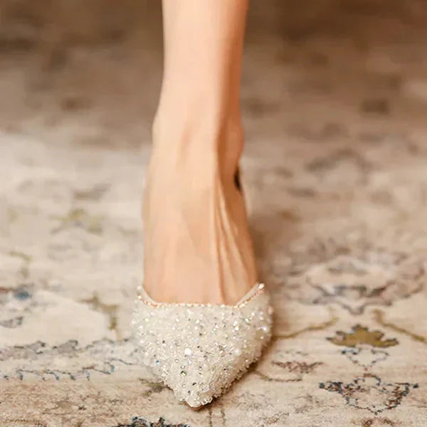 Mune Fashion | Stylish shoes with pointed toe and medium heel with glitter surface