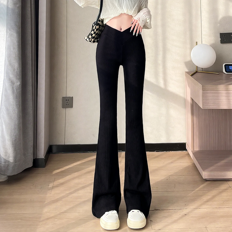 Elastic women's corduroy pants with high waist and flared legs