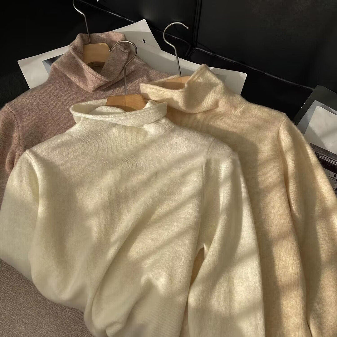 Women’s wool pullover with stand-up collar