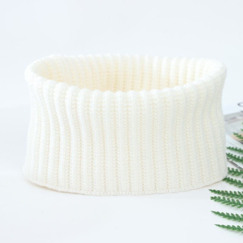 Knitted neck warmer made of wool