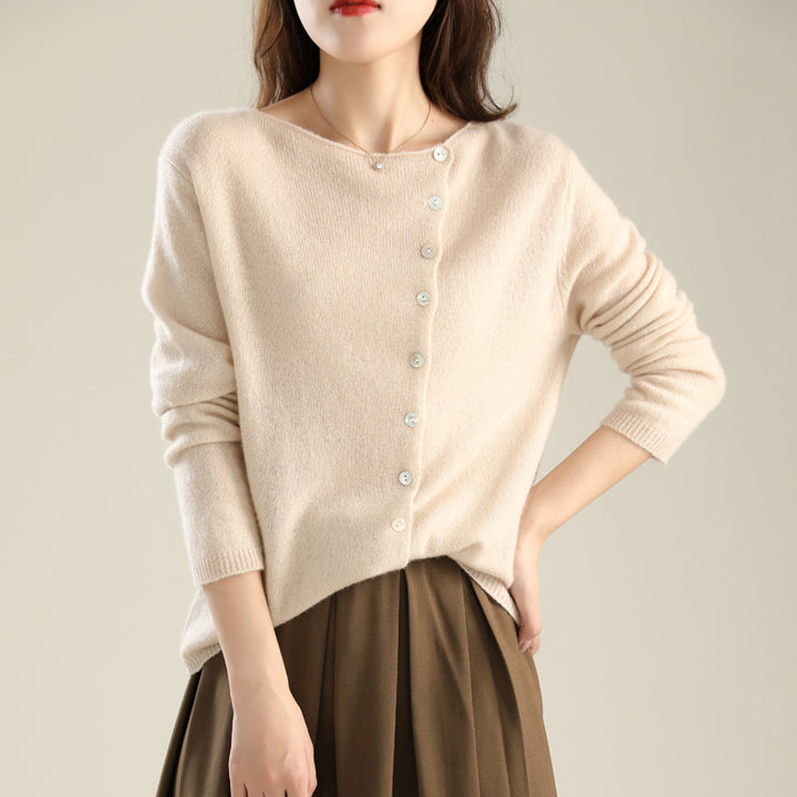 Ladies' cardigan with buttons