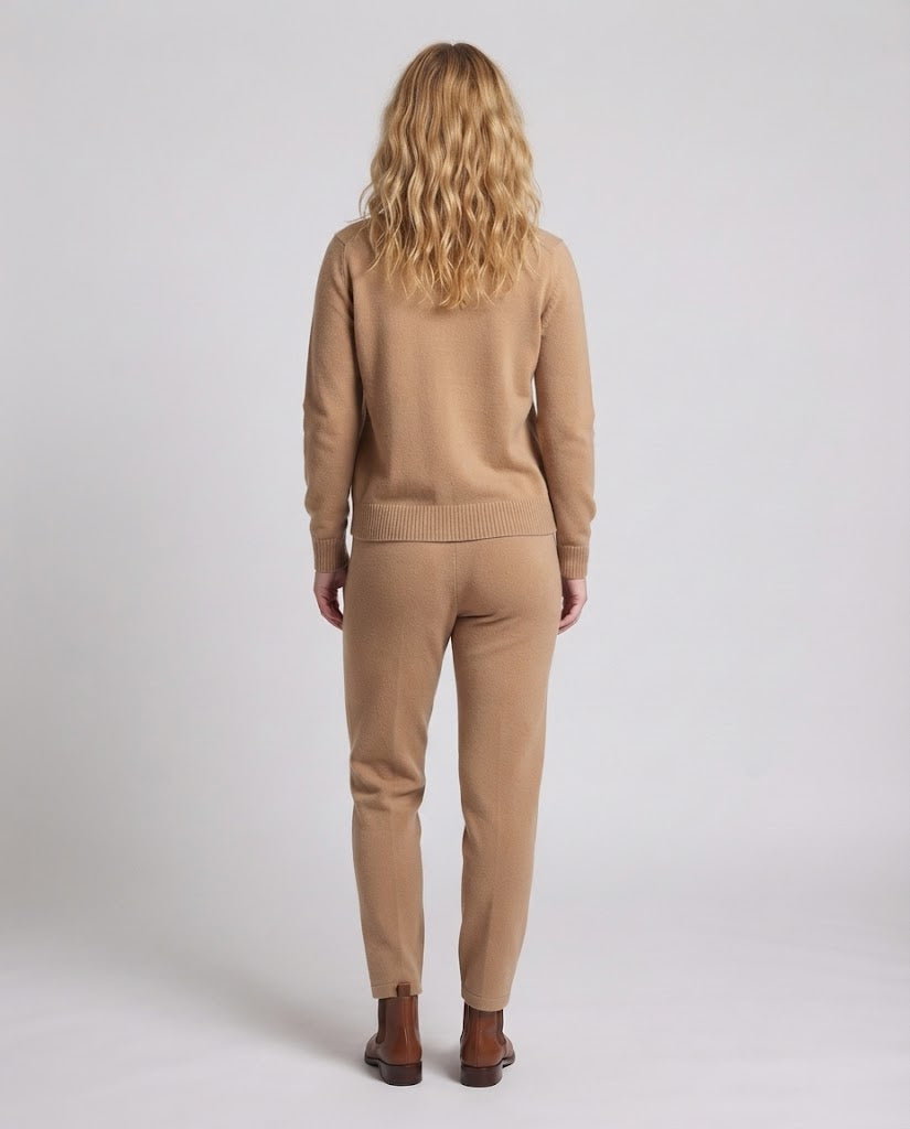 Women's fine-knit short cardigan with round neckline, fine ribbed edge, and subtly tailored silhouette Mune Fashion
