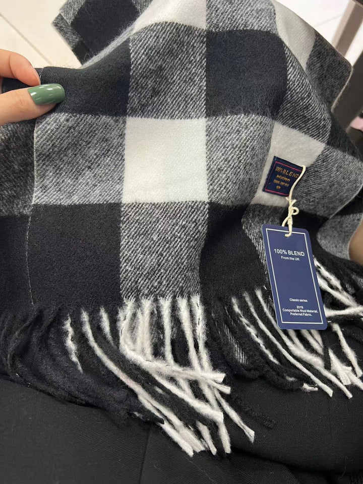 Classic checked scarf made of cashmere imitation, 180x32 cm