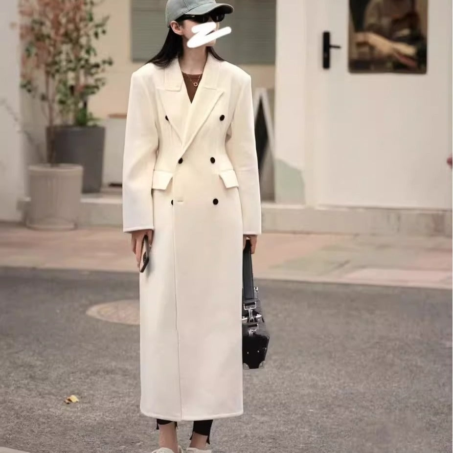 Tailored women's coat made of double-sided wool fleece