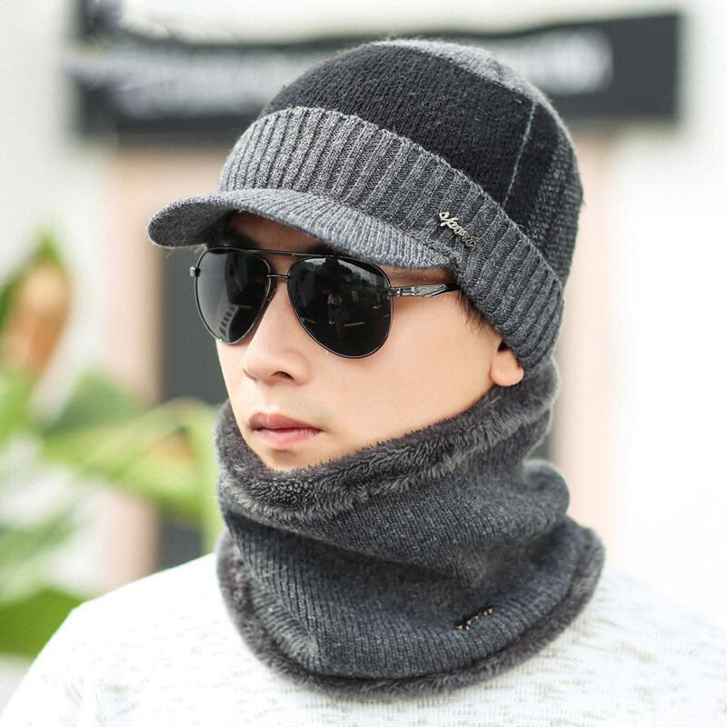 Men's knitted hat and scarf set, lined