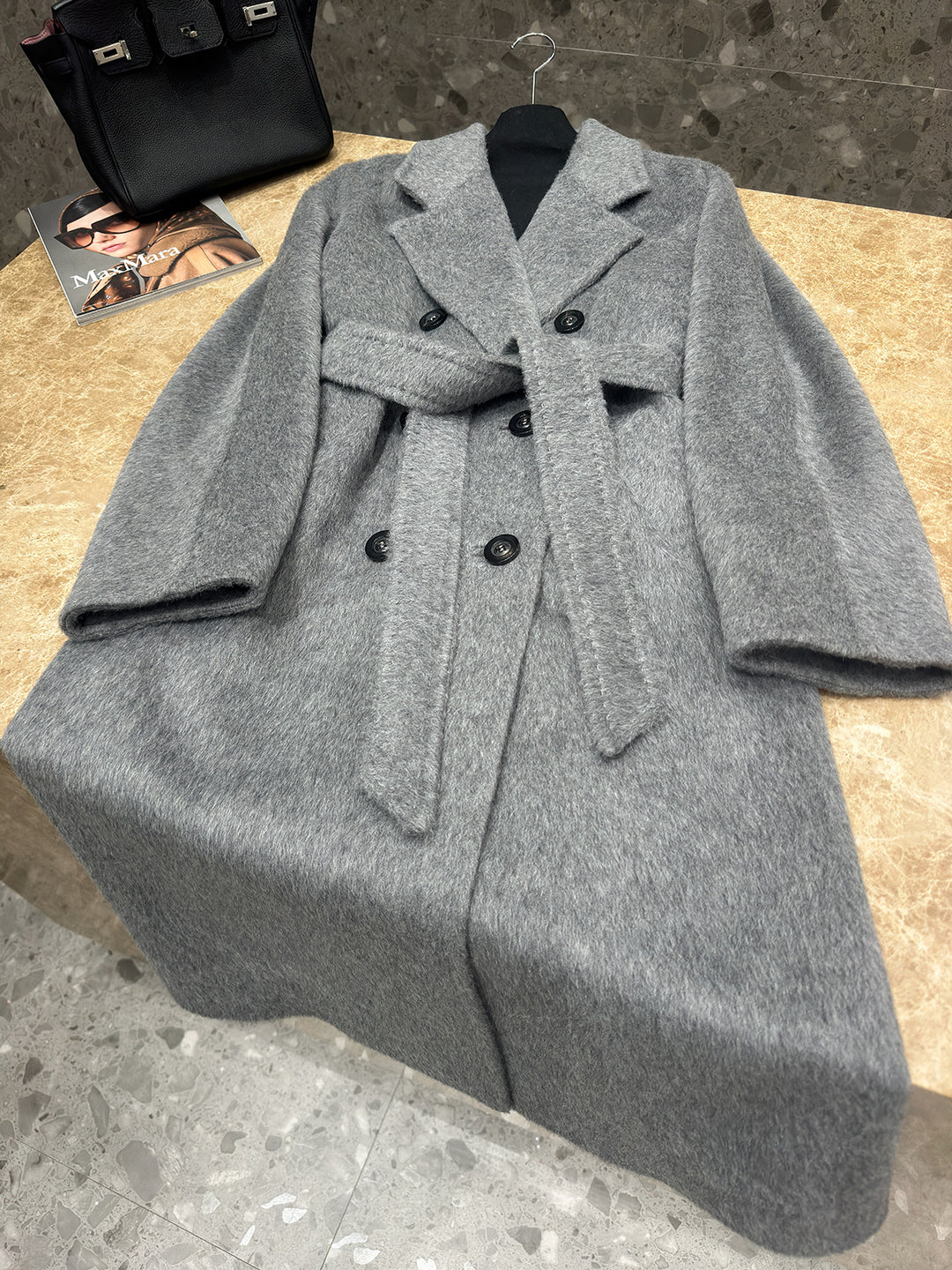Long women's coat made of alpaca wool, handcrafted