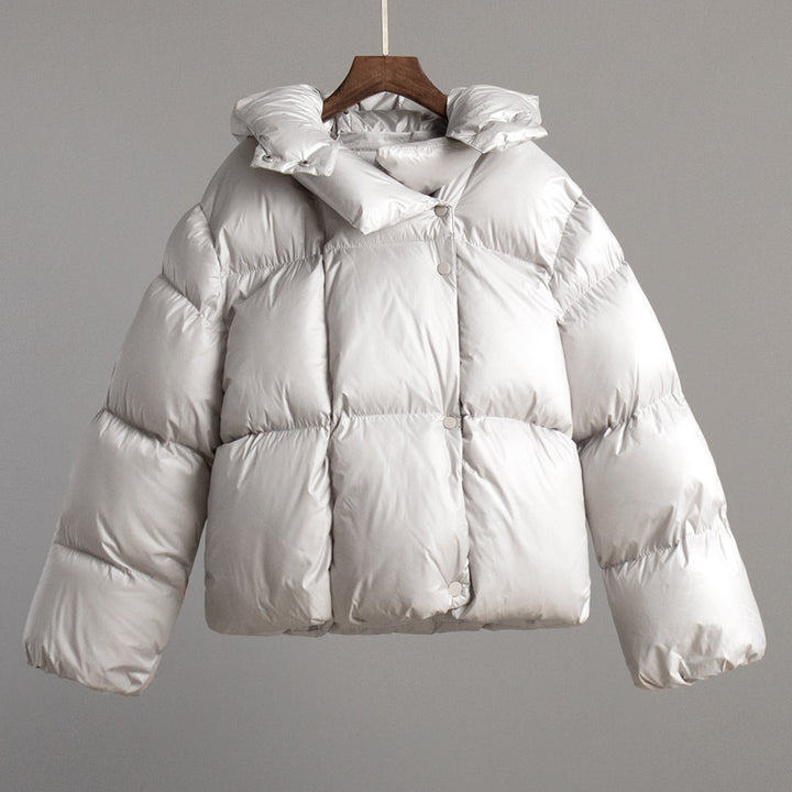 Short women's padded jacket in streetwear style with hood