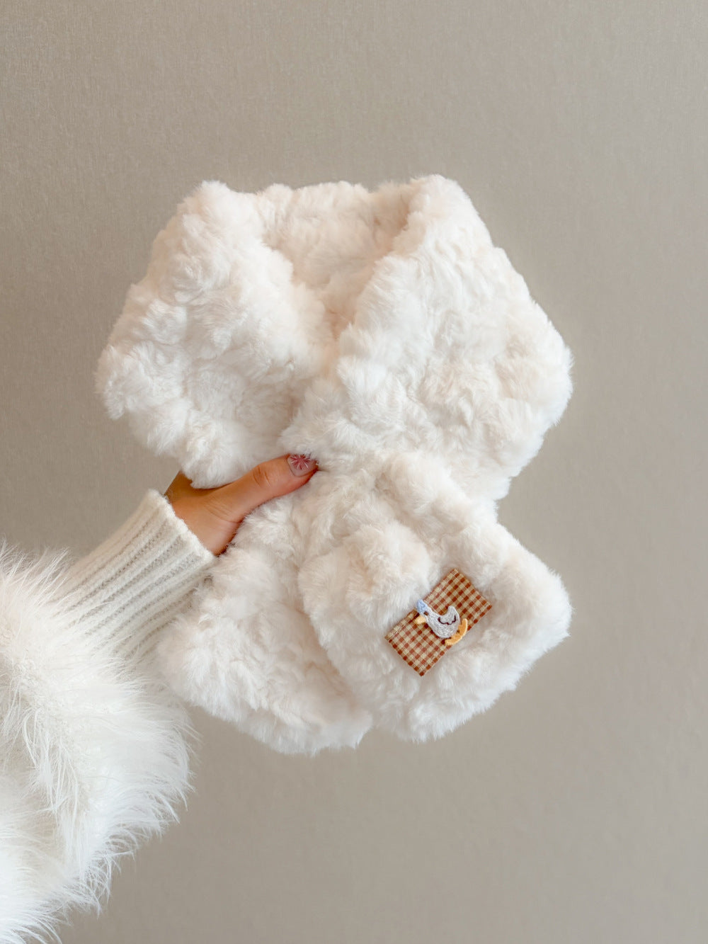 Fluffy faux fur scarf, 80x11 cm