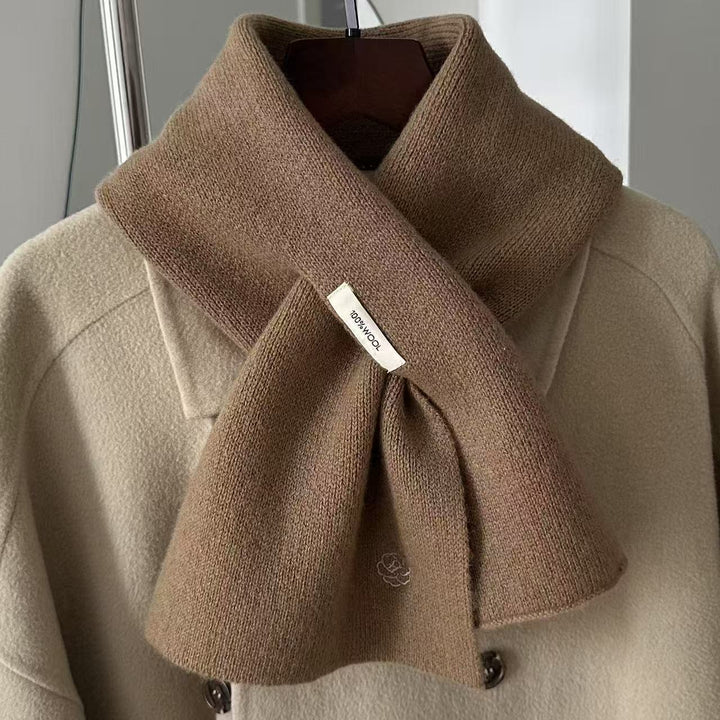 Knit scarf made of 100% wool