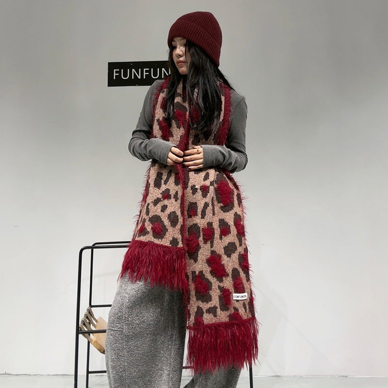 Wool scarf with leopard pattern, 26x180 cm