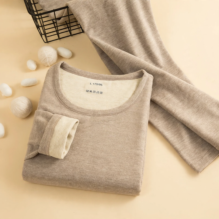 Warm underwear set made of wool and silk