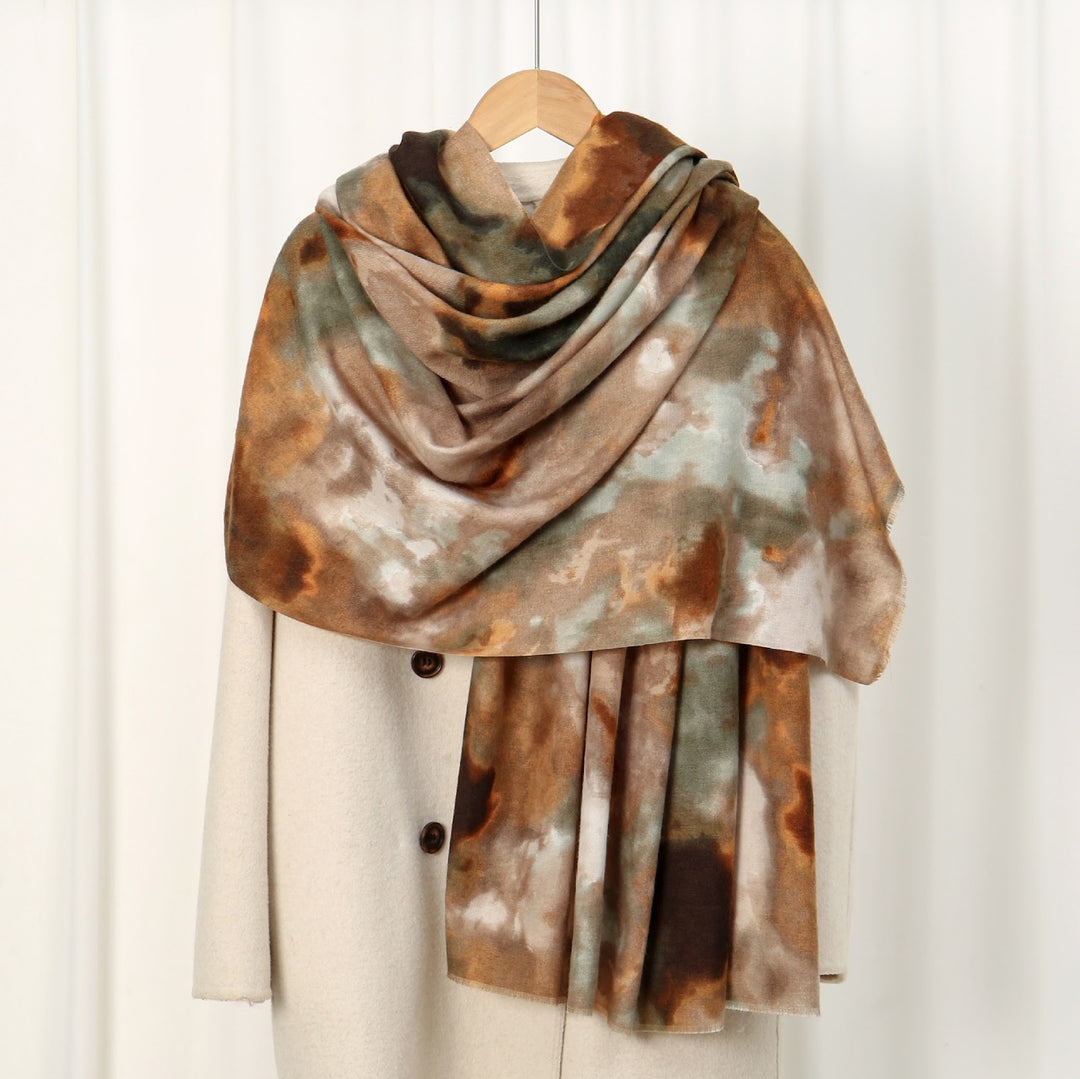 Printed scarf with floral pattern