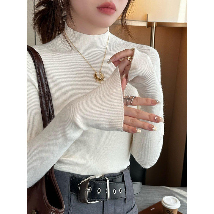Women's knitted pullover, round neck, long sleeved, fitted