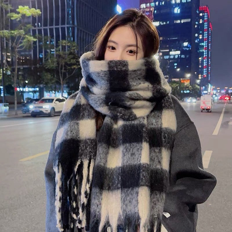 Check scarf in cashmere look