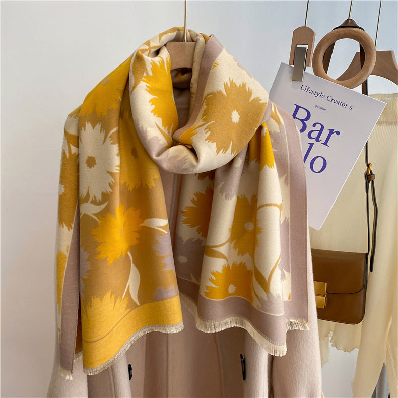 Thick scarf in ethnic style, 185x65cm