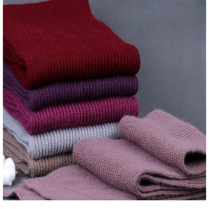 Women's Set: Knitted Beanie and Scarf for Winter