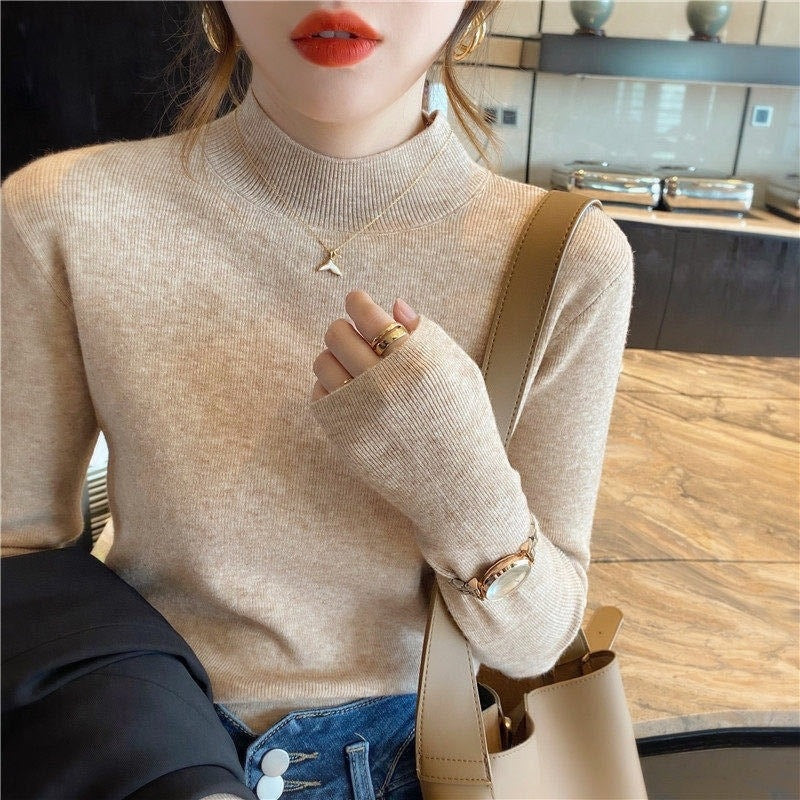 Versatile women's knitted pullover with stand-up collar