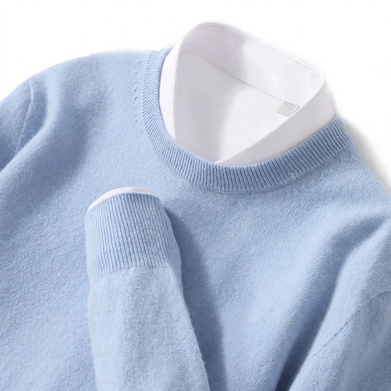 Men's wool pullover with round neck