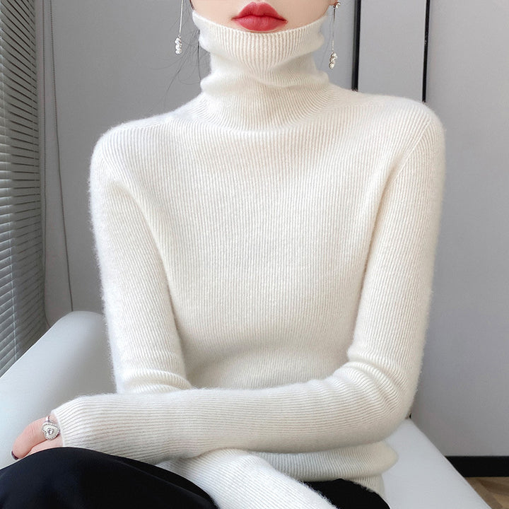 Women's turtleneck sweater made of 100% wool, seamless