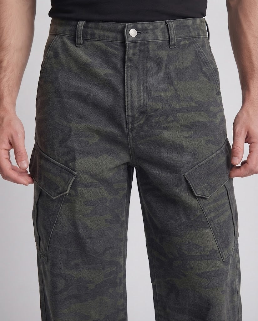 Men's Loose-Fitting Camouflage Cargo Palazzo Pants with Extra Wide Leg and Multiple Flap Pockets Mune Fashion