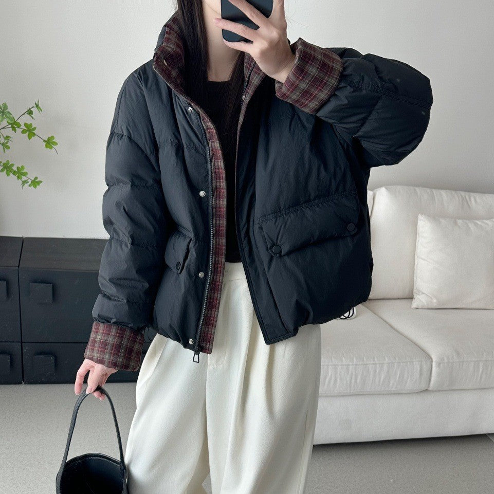 Short women's down jacket with high fill power