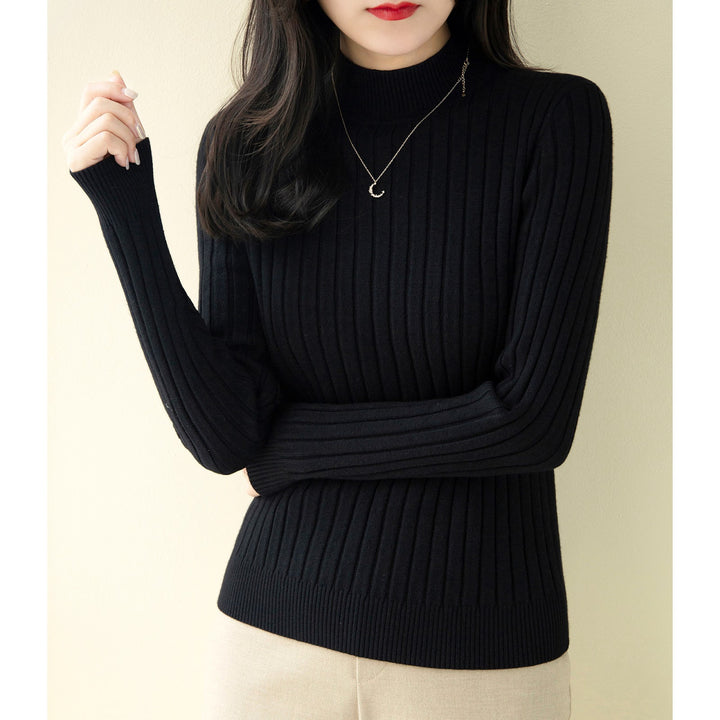 Women's knitted sweater with half standing collar, fitted