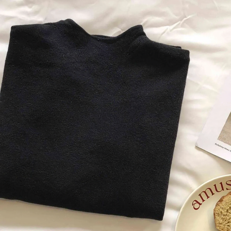 Women’s knit sweater with stand-up collar