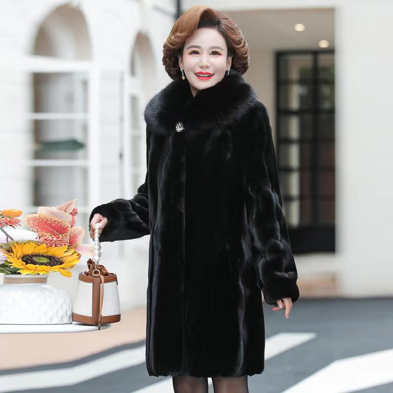 Eleganter Coat in Mink Fur Look