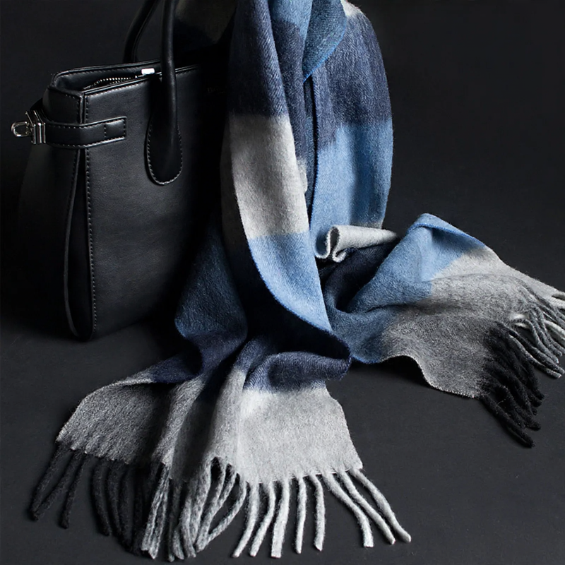 Men's scarf made of 100% wool