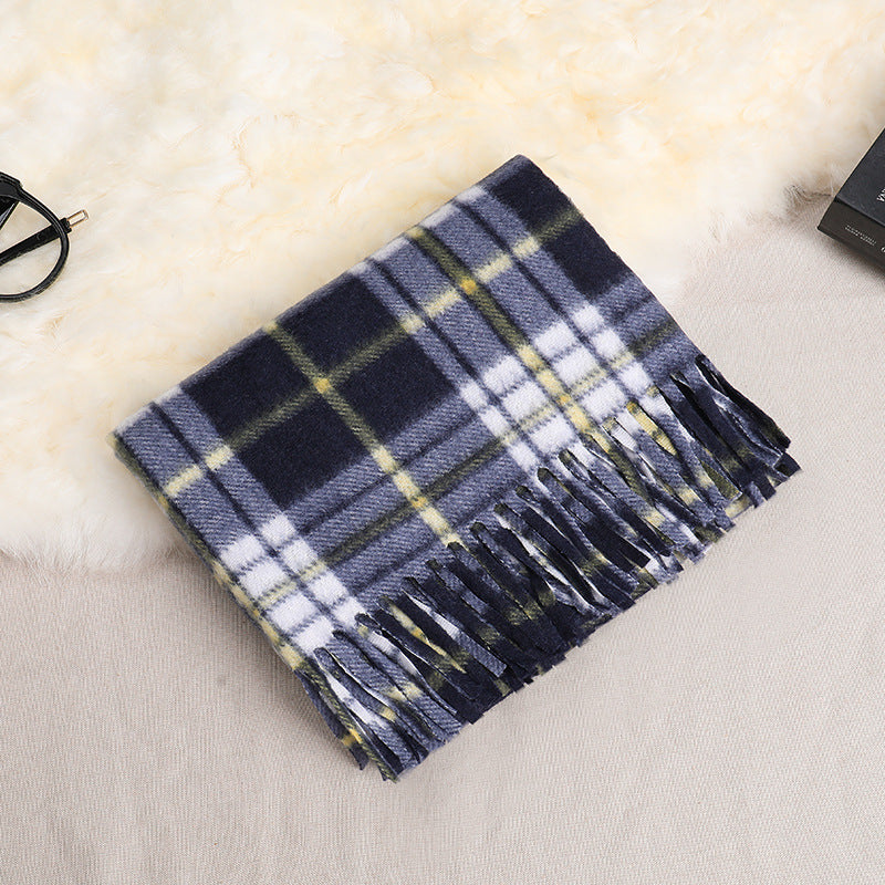 Classic plaid scarf made of double-sided fleece
