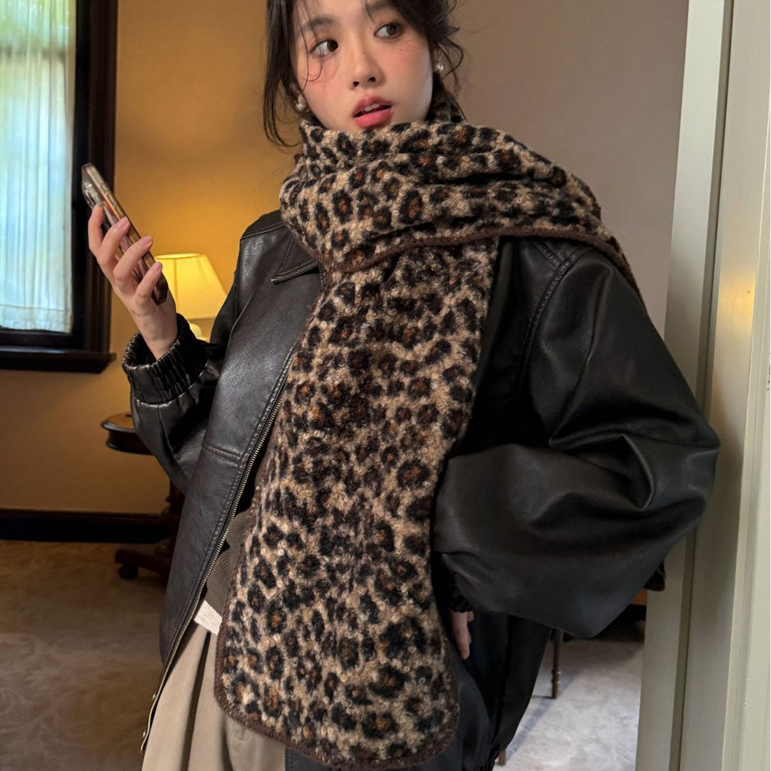 Reversible scarf with leopard pattern, 180x30 cm